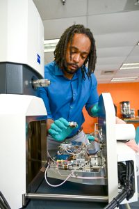 Conducting research at the intersection of physics and engineering